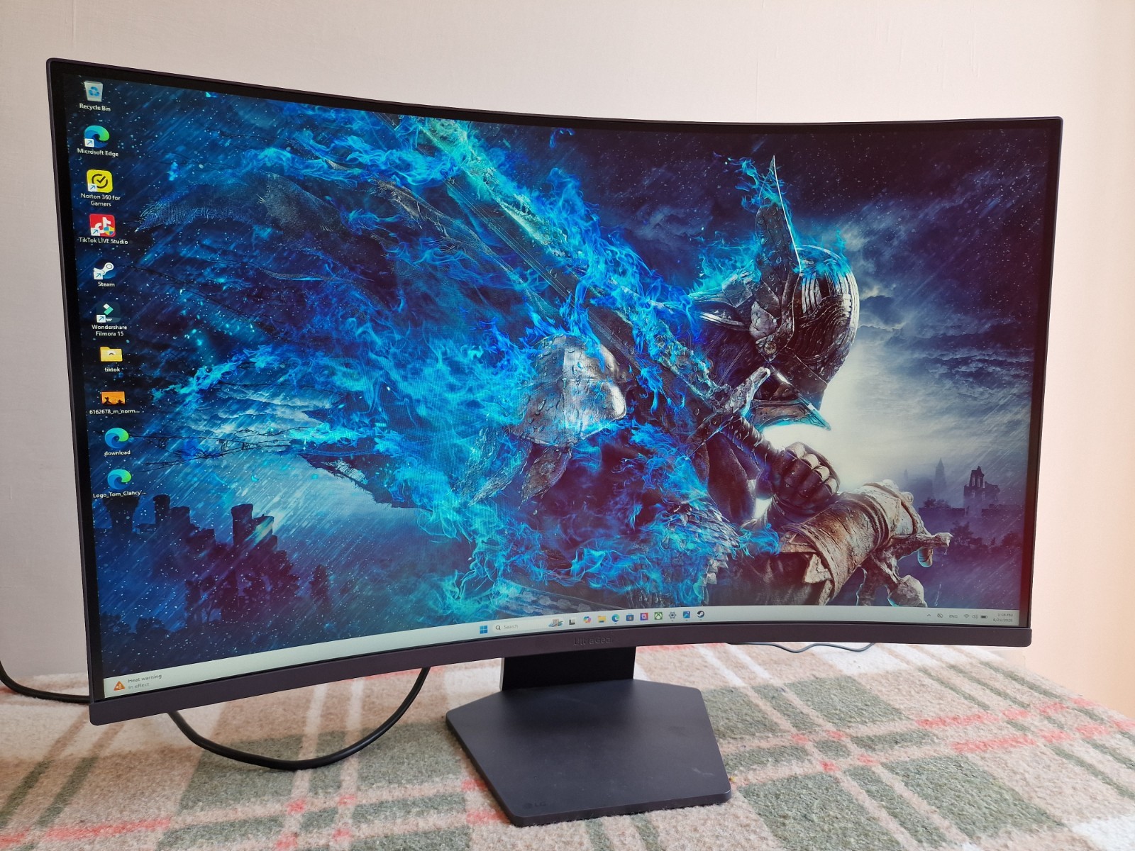 LG UltraGear 32GS60QC-B (32" CURVO QHD 180Hz, 1ms, AMD Freesync)