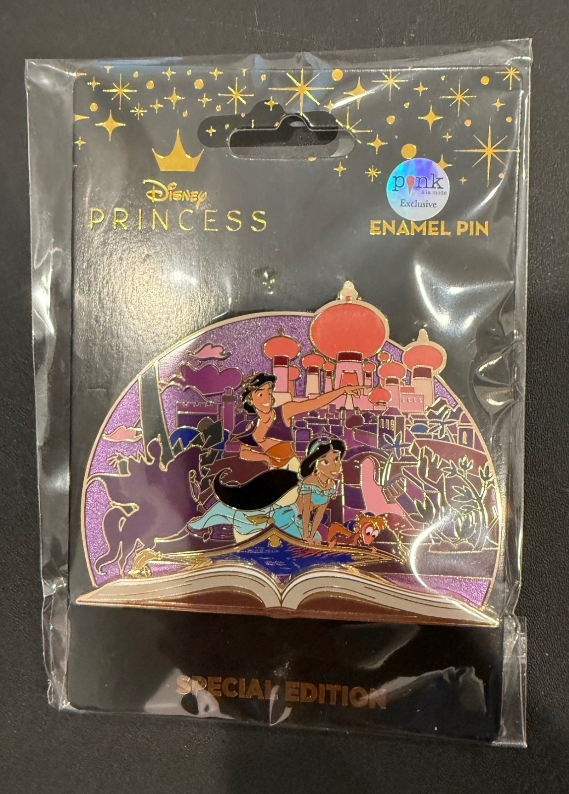 Disney Pin PALM Once Upon a Time Storybook Aladdin Jasmine Jumbo Carpet LE 300