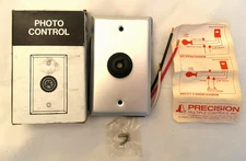 PRECISION NYTROL Model A-105 W Photo electric Control Switch 1000W 120V 8.3A