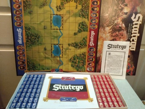 Complete Vintage 1986 Milton Bradley Stratego Battlefield Strategy Board Game VG