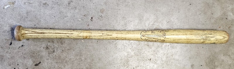 WASHINGTON SENATORS BAT DAY BAT 1960'S  BY H&B CO, LOUISVILLE  KY  30” 