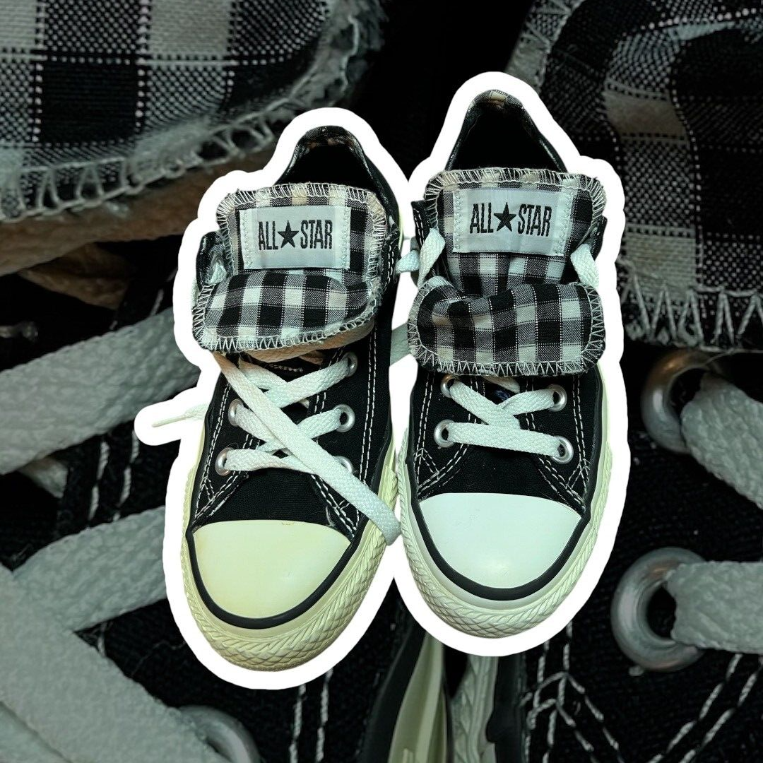 Converse All Star Girls/Woman Size 5 Low Top Double Tongue In