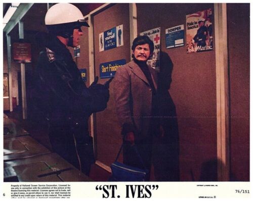 St. Ives Original Lobbykarte Charles Bronson Motorrad Polizist Holding Gun 1976 - Bild 1 von 1