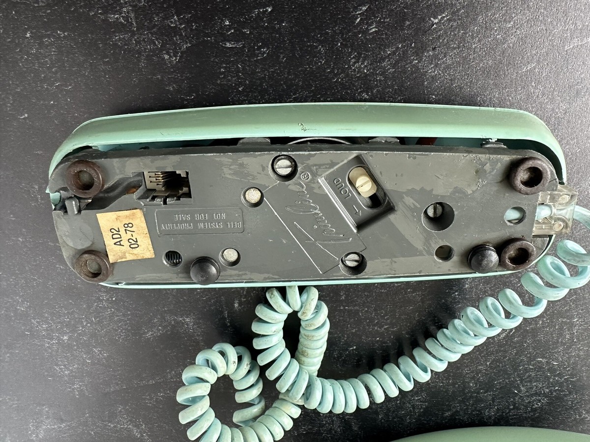 1972 Western Electric Bell Trimline Touch-Tone Desk Phone