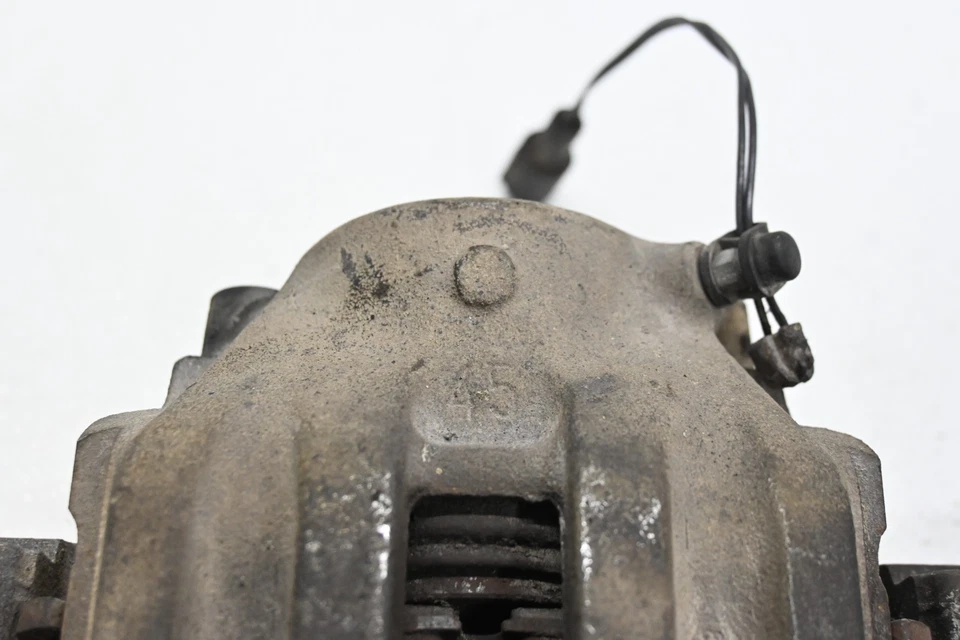 ⭐ Juego de zapatas de carcasa de pinza de freno delantera derecha e izquierda 86-94 Bmw E32 serie 7 OEM Foto 4 de 4