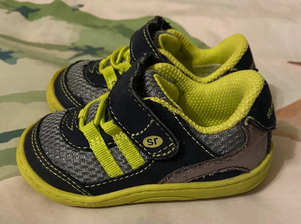 Sapatos Stride Rite Ivan verde/azul espuma com memória bebê menino tamanho 4 - Imagem 2 de 4