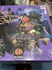 COLLINS INT'L Halloween Village Last Farewell Station Lighted Green Flasher Bulb