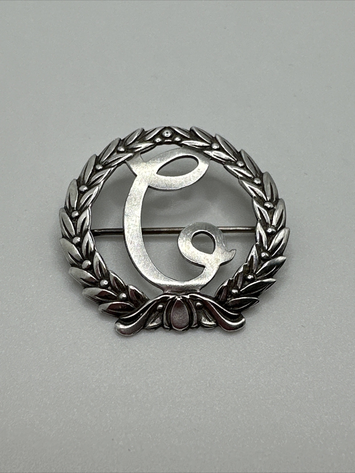 'C' Initial Lettered Leaf Circle Pin Brooch Sterl… - image 1