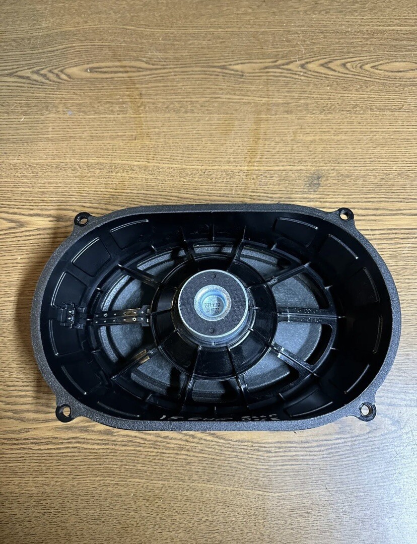 2014-2017 Maserati Ghibli Rear Trunk Deck Lid Subwoofer Speaker 670009429