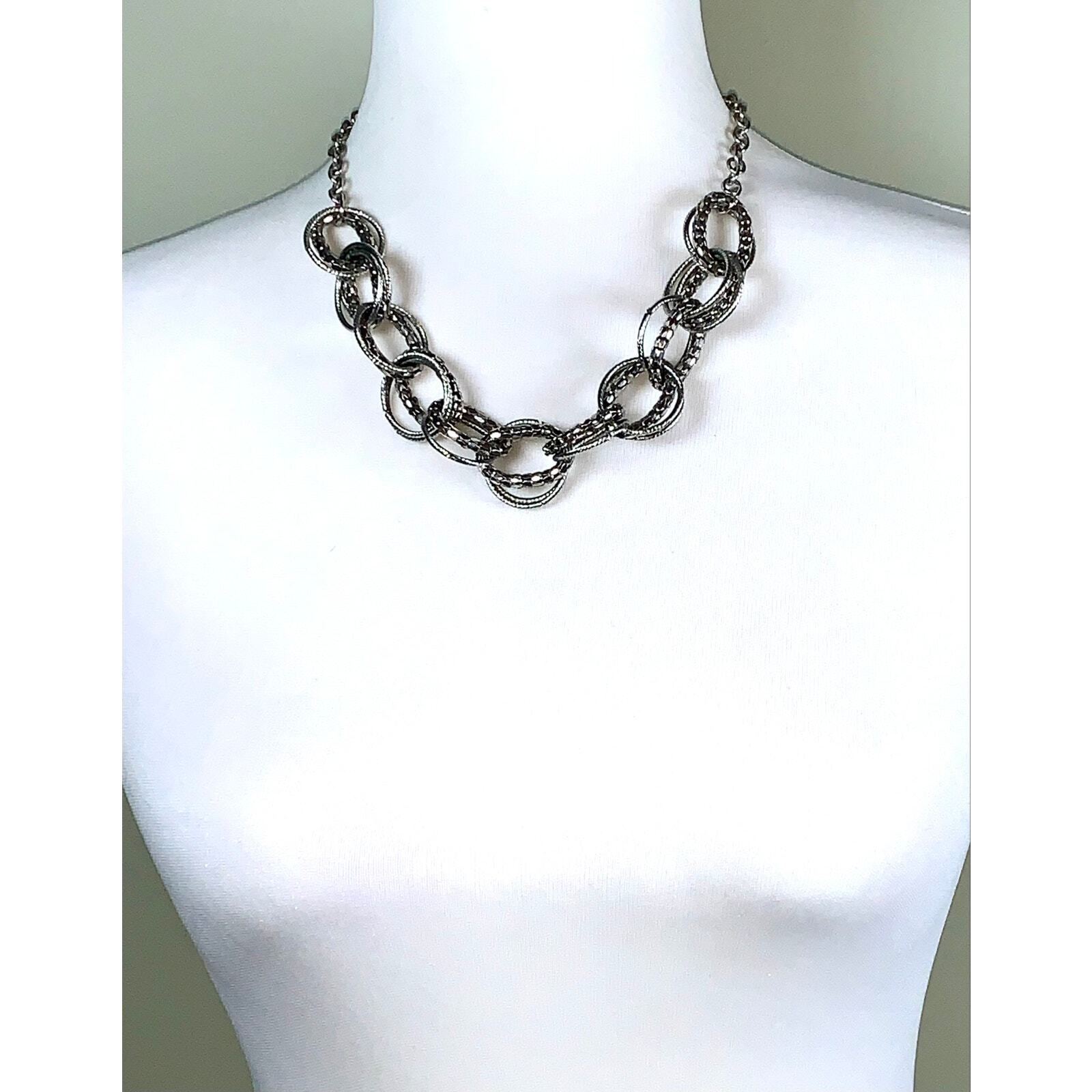 Silver Tone Interlocking Textured Snake Chain Cir… - image 3