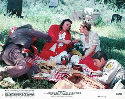 Paul Linke + Nina Axelrod in Motel Hell (1980)   Hollywood Photo 980K
