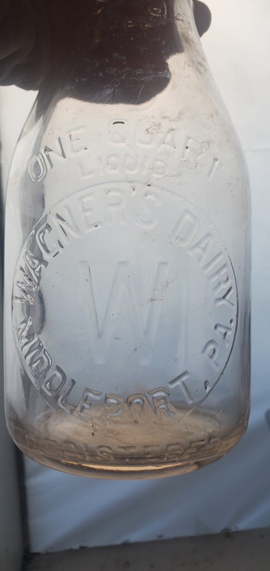 Middleport PA  Wagner Dairy Quart Bottle Schuylkill County