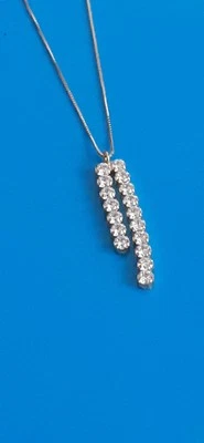 BEAU COLLIER EN OR JAUNE 18 CARATS AVEC POINÇONS ET PIERRES - Photo 1/4