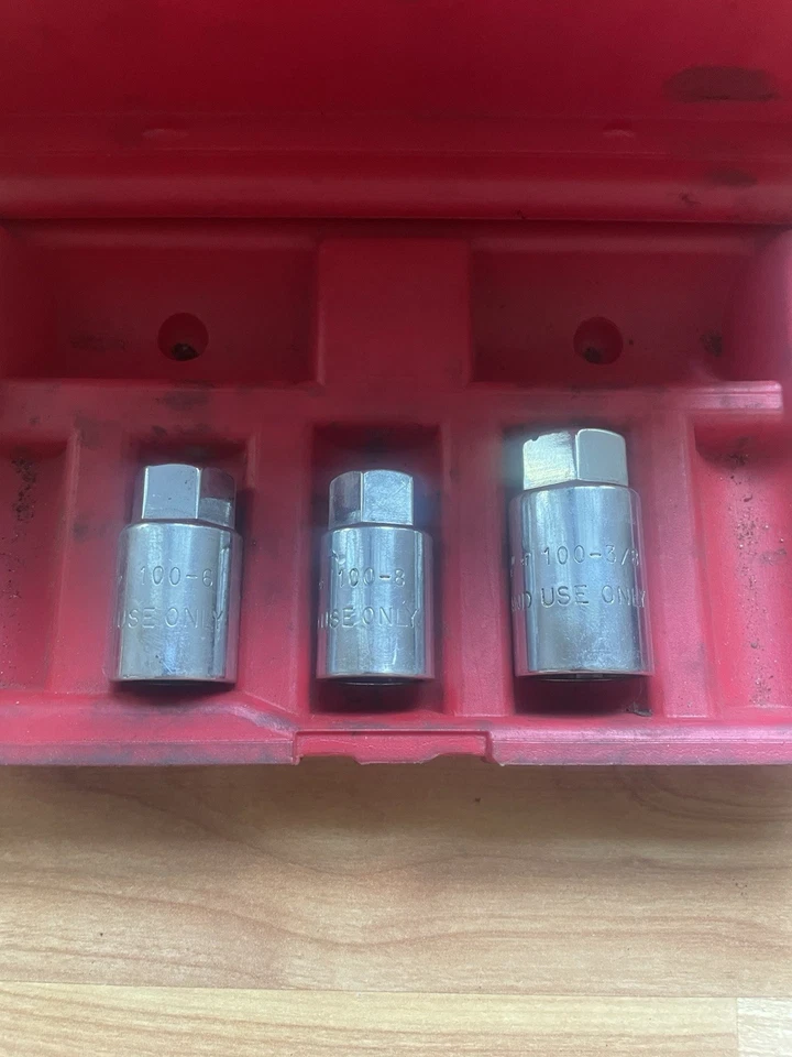 AST TOOLS EXTRACTORES DE PERNOS  Foto 2 de 4