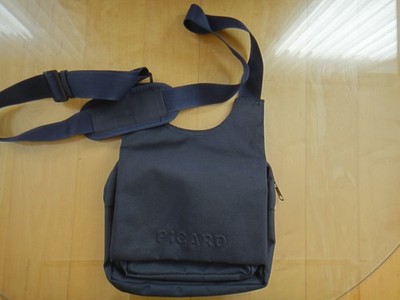 Neuwertige Umhängtasche von   PICARD  Dunkelblau  Abwaschbar , Leicht,
