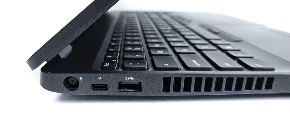 Dell Latitude 5500 15" Intel Core I5-8gen, 8 GB RAM - 256 GB SSD  Windows 11 PRO - Immagine 3 di 4