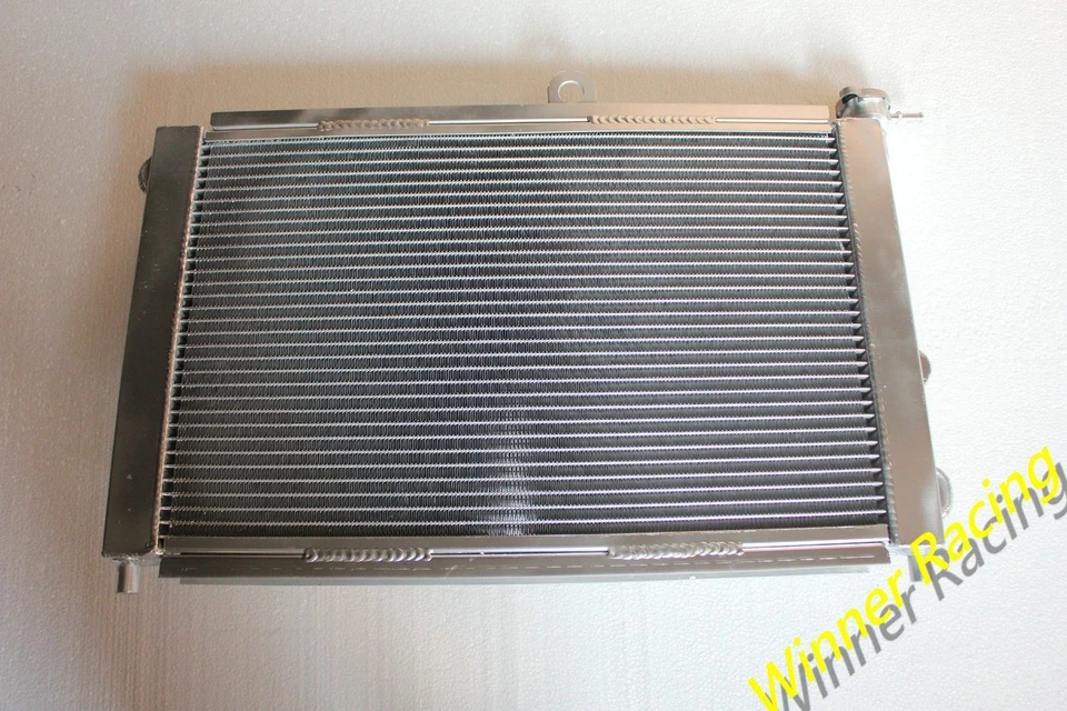 Radiador de aluminio apto para Alfa Romeo Alfetta 2000/2.0; Giulia GT Mk1 Serie Prima Foto 4 de 4