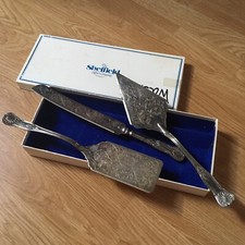 Service de 3 assiettes argentées Sheffield Silver Company en boite