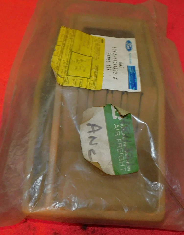 1983-1985 Ford Escort GT EXP Mercury Lynx LN7 NOS PAINEL SUPERIOR CONSOLE CENTRAL BRONZEADO - Imagem 3 de 4