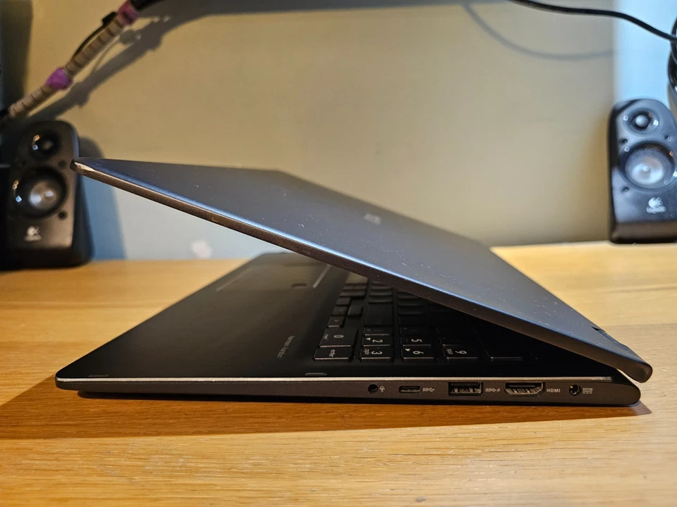 15" ASUS ZenBook Flip UX561 Core i7 16GB 512GB NVIDIA Touch Windows 11 Laptop - Image 3 of 4