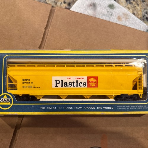 AHM Shell Plastics Center Flow Hopper Train Car #5395 HO Scale 1:87 -EXCELLENT+ - Picture 2 of 3