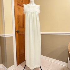 Christian Dior Vintage Light Green Lace Detail Nightgown Sz.L
