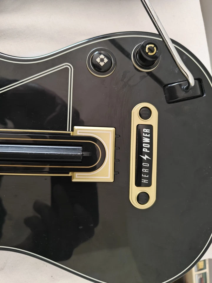 2 Guitar Hero Live Wireless Guitars 0000654 PS3 PS4 Xbox 360 One No Dongle  - Image 2 of 4