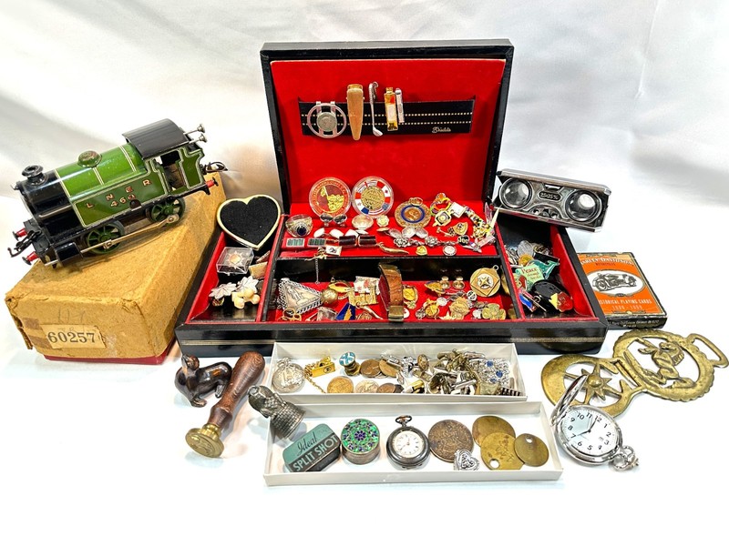 Vintage JUNK DRAWER LOT Men's JEWELRY Pins Train Watches Collectibles AS-IS