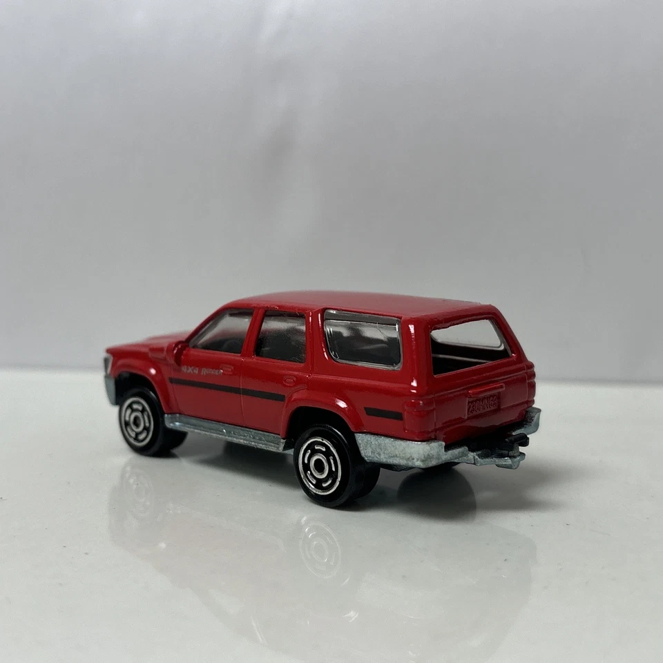 Toyota 4Runner 1990-1995 4x4 coleccionable escala 1/64 diecast modelo diorama Foto 3 de 4