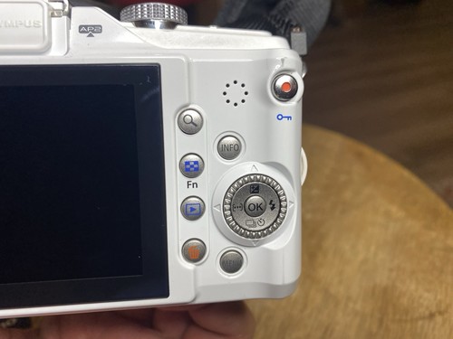 Olympus PEN E-PL2 12.3MP Digital Camera 14-42mm Lens TESTED Works NO CHARGER - Picture 17 of 23