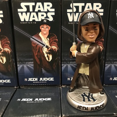 スター・ウォーズ JEDI JUDGE ボブルヘッド・フィギュア（ヤンキース） s-l400.jpg