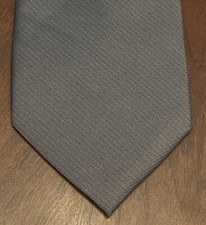 Nwt. Van Heusen Gray 100 Polyester Men  s Neck Tie Made In China Msrp 36