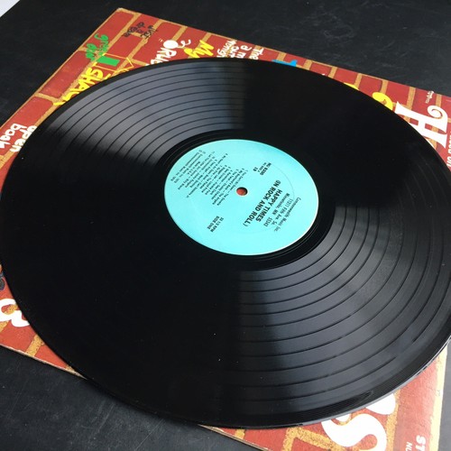 Happy Times in Rock and Roll 1976 Record Album LP (No Poster) 1976 Commonwealth - Imagen 4 de 5