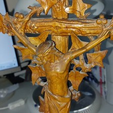 duży, rzeźbiony krzyż, drewniany krzyż, krucyfiks z Chrystusem, Jezus Chrystus