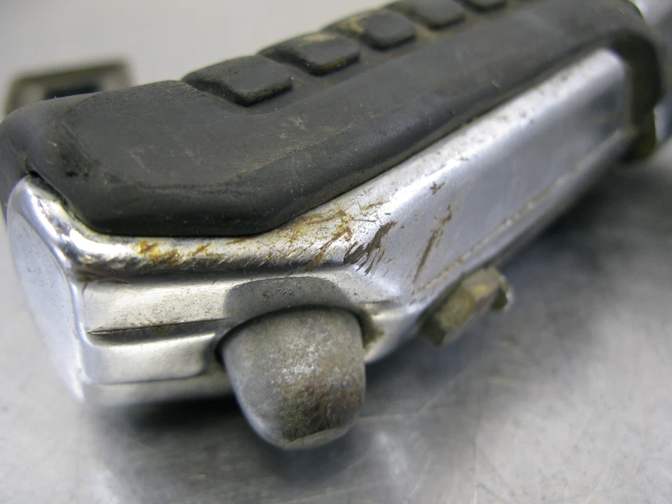 estriba delantera derecha Honda 1985 Sabre V65 VF1100S VF1100 1984 84 85 OEM Foto 3 de 4