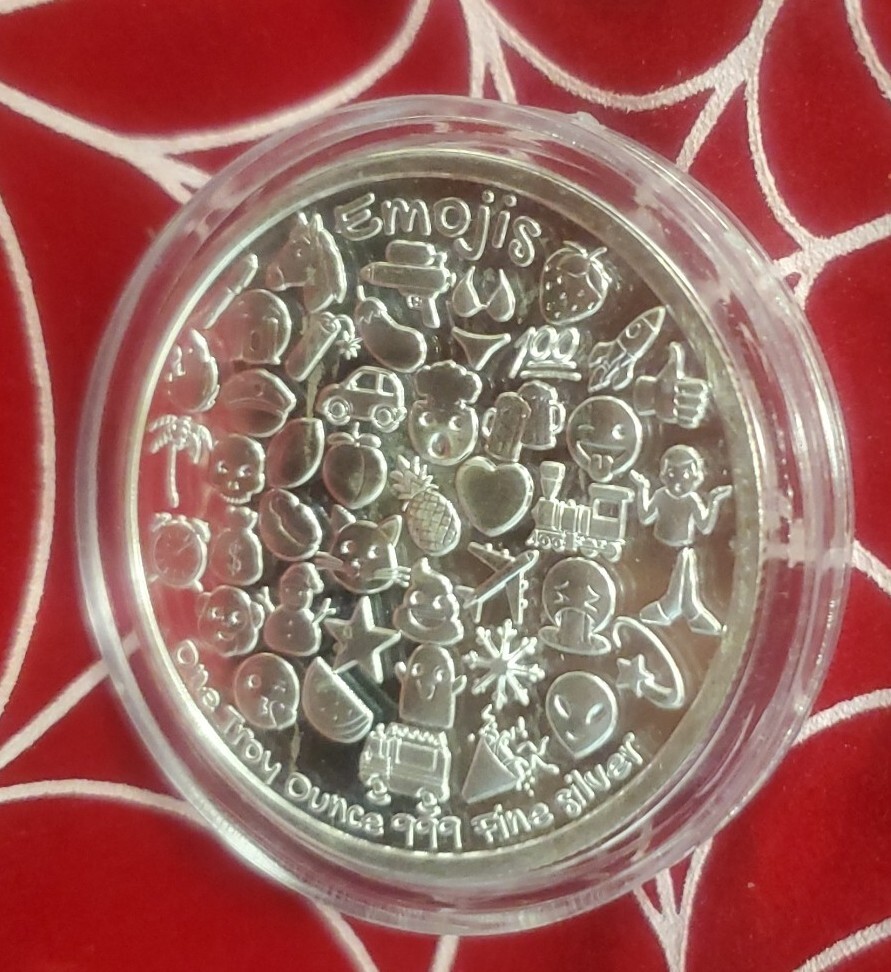 Emoji Simple Smiley Face 😊 1 Oz 999 Silver Round 70,710 Mintage