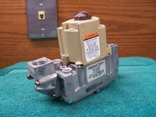 Honeywell VR8204A2332 NAT gas valve A O Smith 181950-001