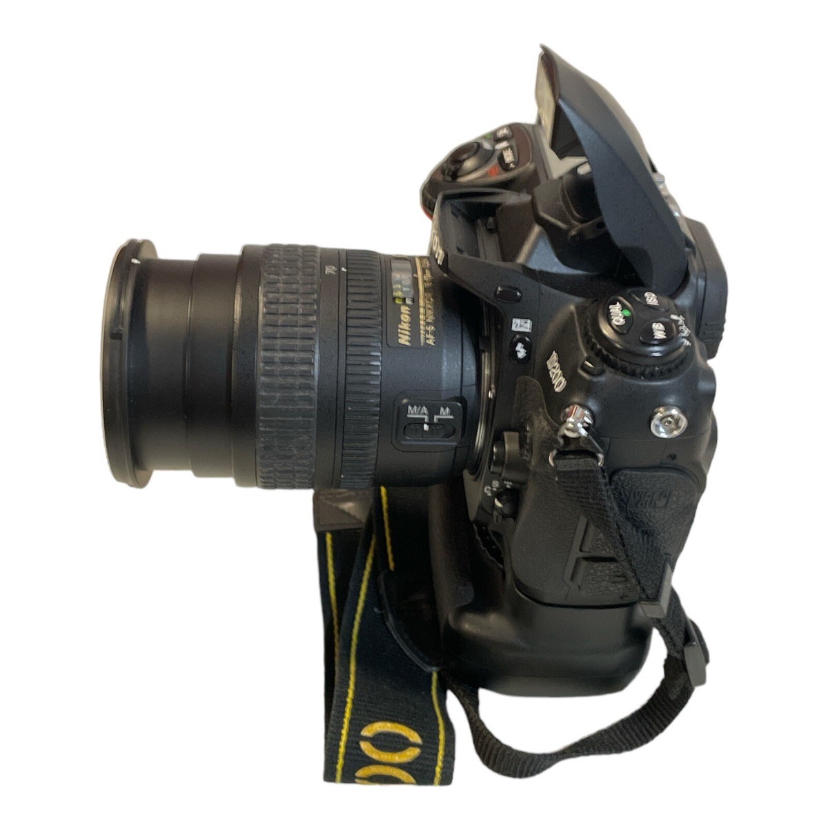 Nikon D200 10.2MP Camera AF-S DX G 18-70mm Lens Battery Pack MB