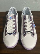 Disney Stitch Women's Sz 8 low tennis shoe WT never worn