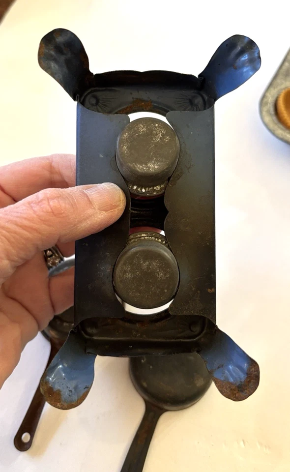 VNTG娃娃屋微型金属锡蓝色炉子带2个燃烧器,乡村风格,壶/锅 — 第 3/4 张图片