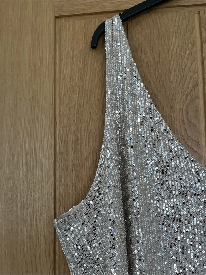 H&M LADIES SEQUIN VEST TOP SIZE EUR XXL CHAMPAGNE COLOUR FULLY LINED EXC COND - Image 3 of 4