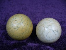 2 Antique 18/19C billiard snooker balls natural material 340 g