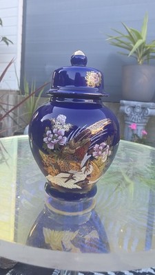 Vintage blaues Perkalin Ingwer Glas verziert mit Fasanen und Blumen