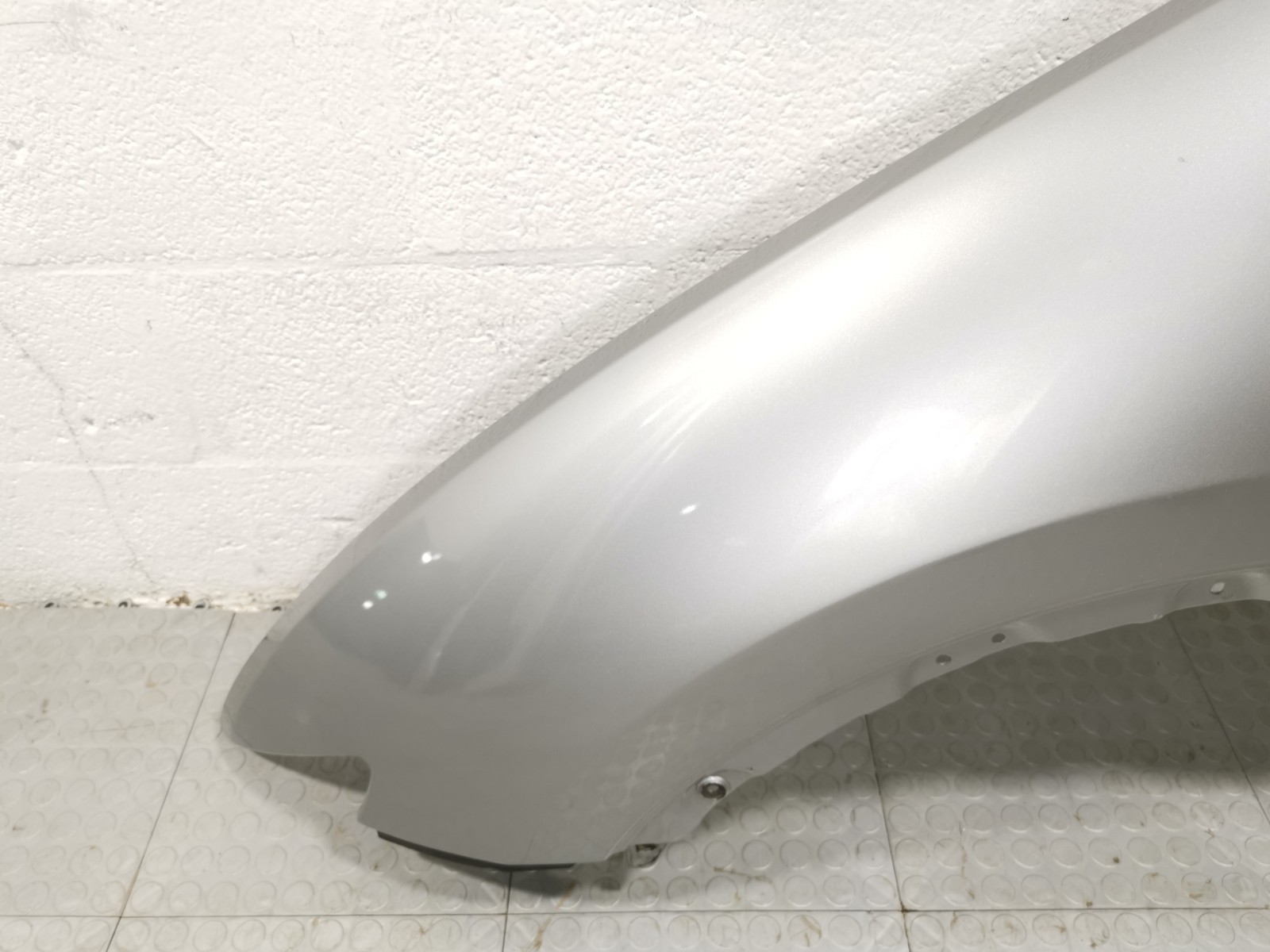 Maserati Levante 3.0 L AWD 2017 Front Left Silver Color Fender Cover OEM