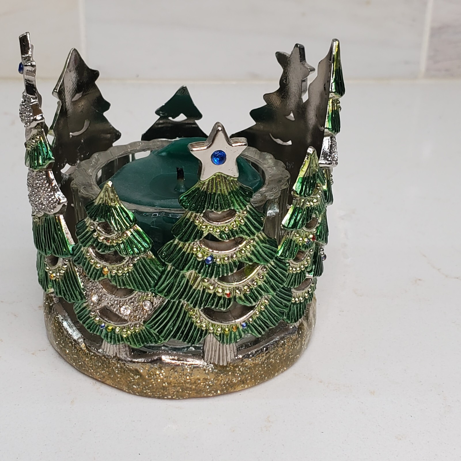 Picture 14 of 24