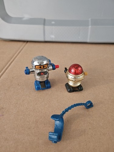 (2) Vintage VTG 1977 Tomy USA Red Head Robots Wind Up Robot Toy Works Trl8#155 - Picture 7 of 8