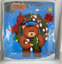 Titan Needlecraft Felt Wall Hanging Kit Christmas 93723 Craft Bear Wreath Vtg