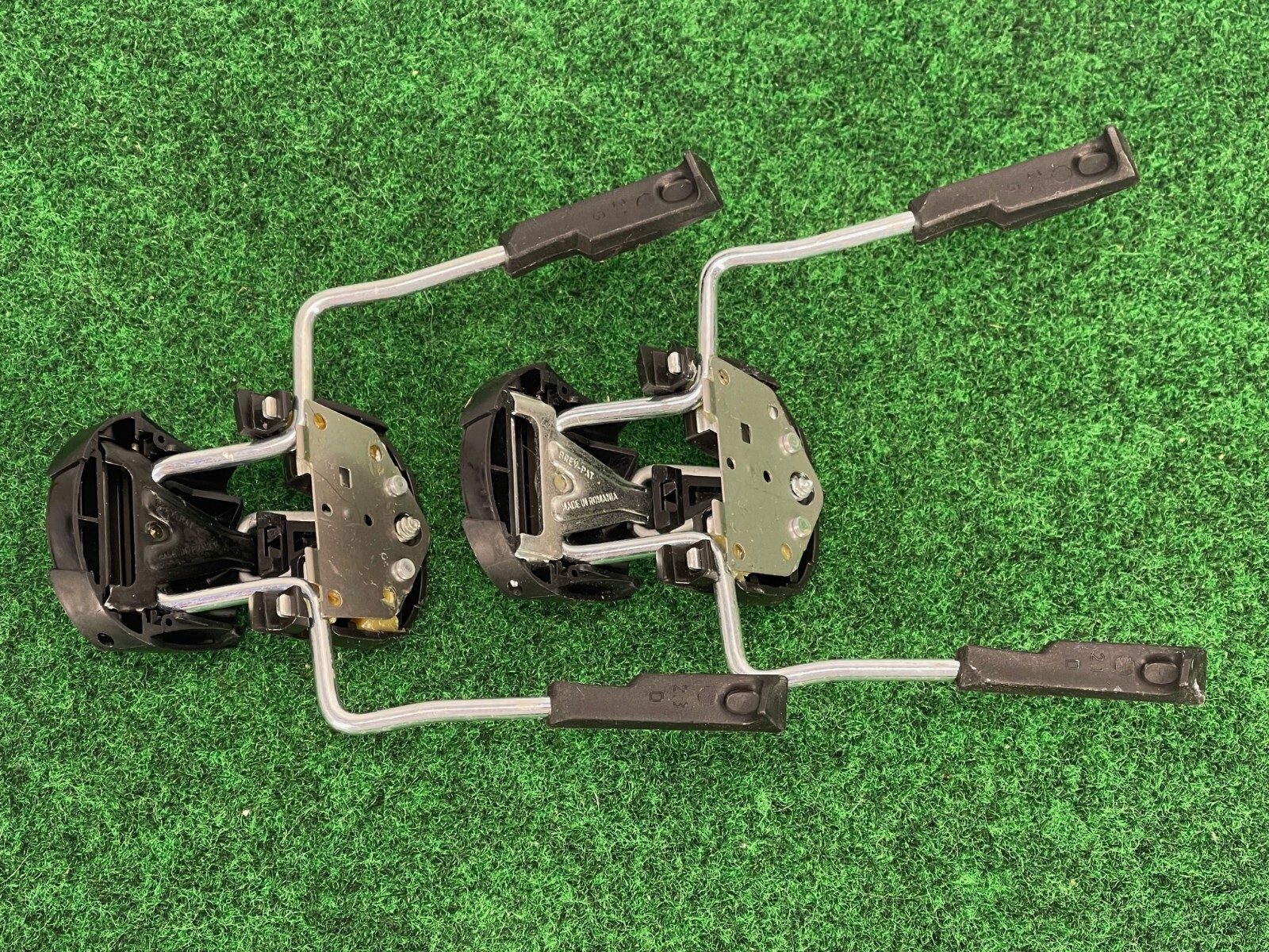 PAIR SALOMON Z Style B100 Replacement Ski Binding Brakes 100mm width