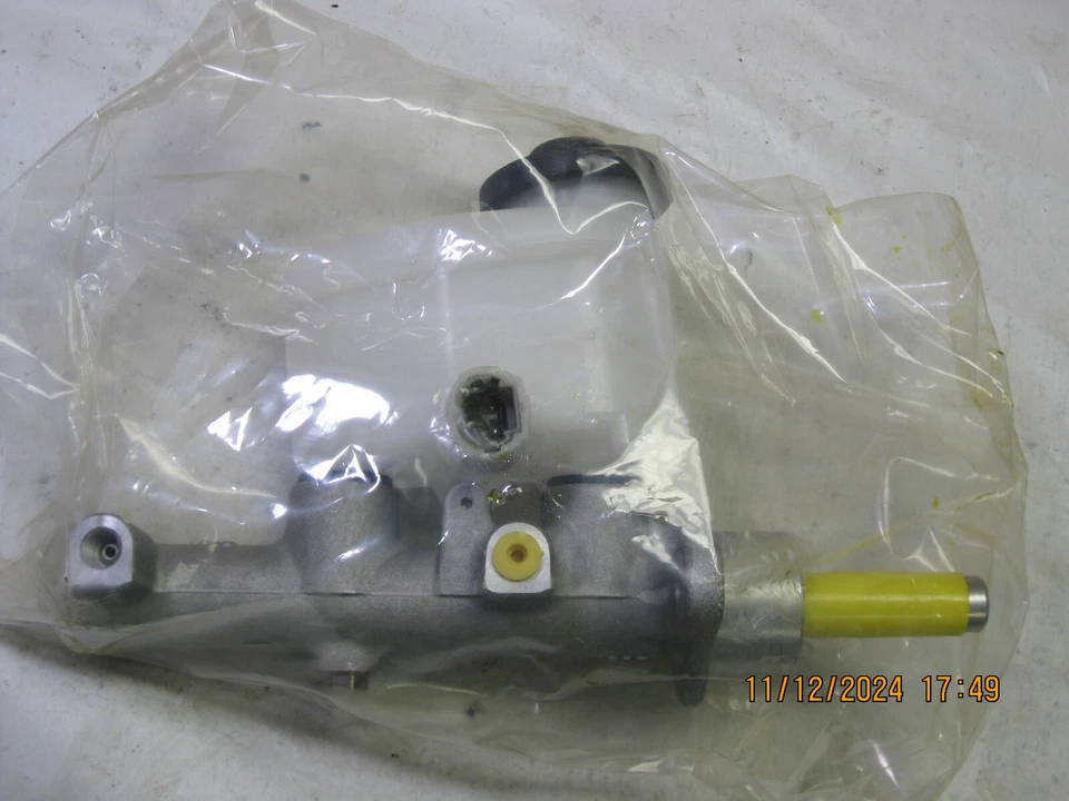 Brake Master Cylinder Beck/Arnley 072-9385 fits 00-06 Toyota Tundra - Image 2 of 4