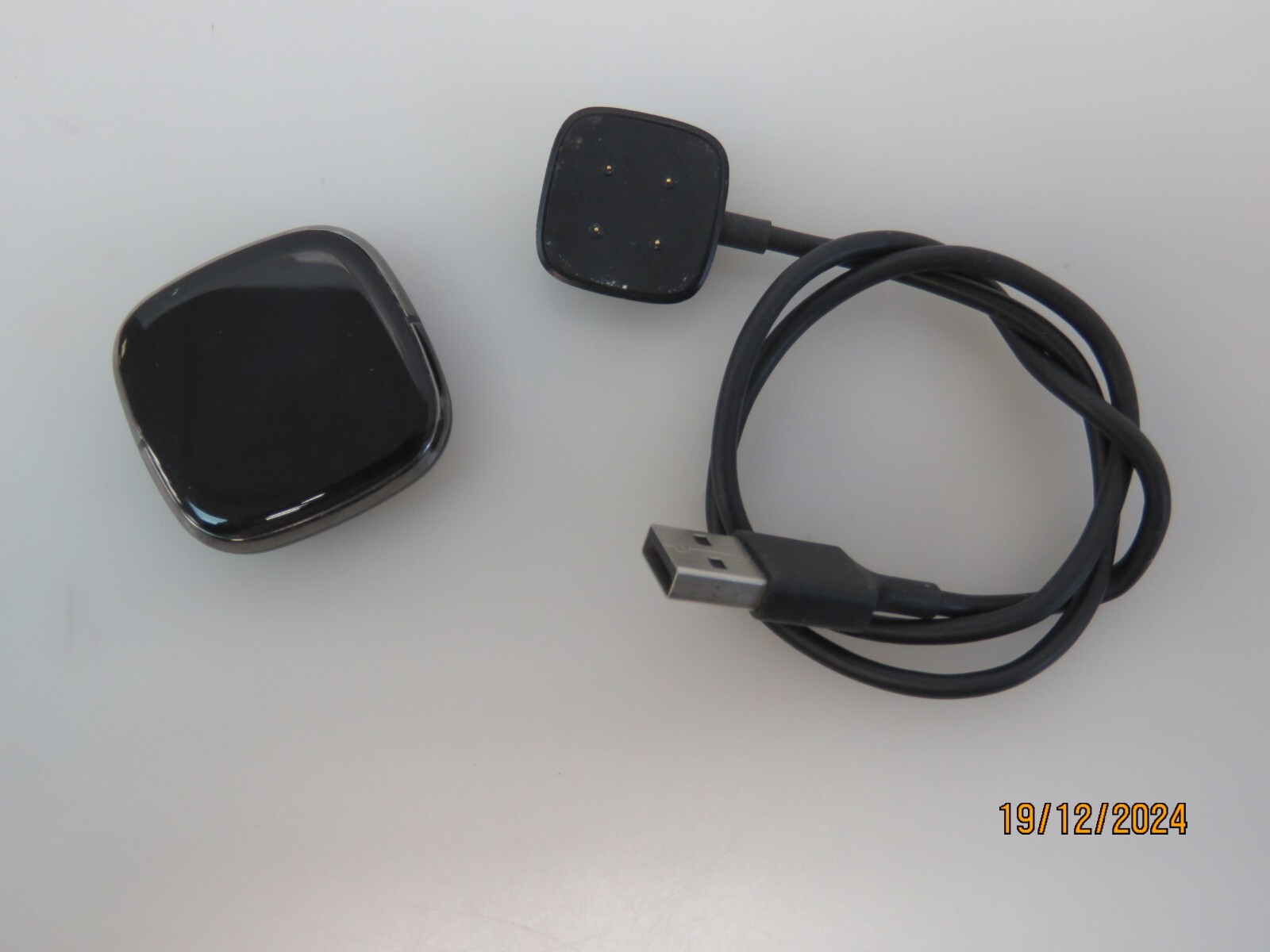 Fitbit Sense Advanced Smartwatch with Cracked Screen CP121 Activity Tracker-image